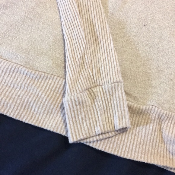 Light pink sweater - Picture 2 of 3